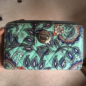 Vera clutch